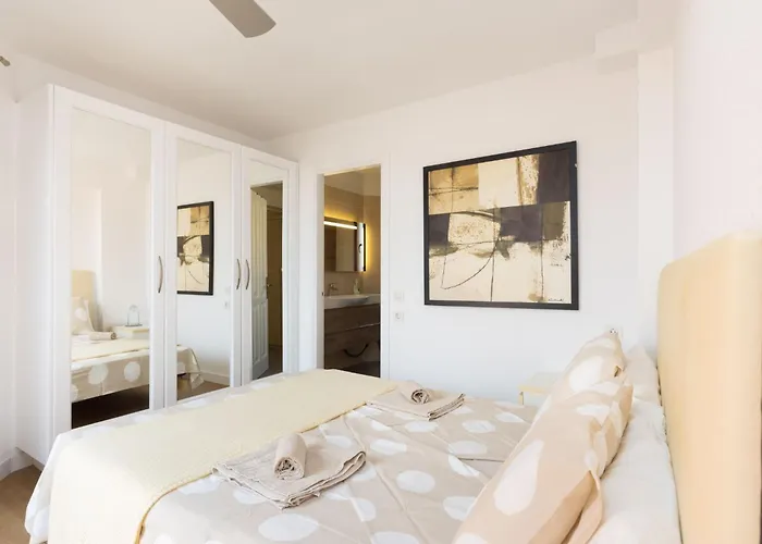 Apartman Exklusives Attic Mit Atemberaubendem Meerblick By Interhome