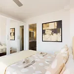 Lejlighed Exklusives Attic Mit Atemberaubendem Meerblick By Interhome