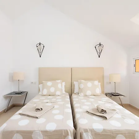 Apartment Exklusives Attic Mit Atemberaubendem Meerblick By Interhome Playa de las Americas (Tenerife)