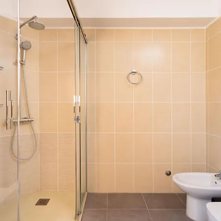 Apartment Exklusives Attic Mit Atemberaubendem Meerblick By Interhome