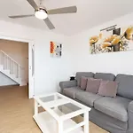 Exklusives Attic Mit Atemberaubendem Meerblick By Interhome بلايا ذي لاس أميريكاس